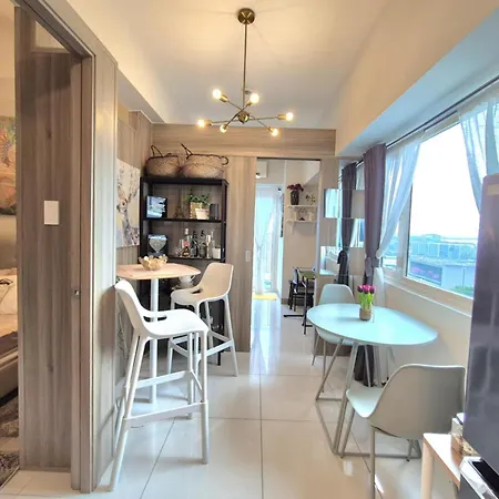 Cozy Comfy Suite 2Br W Balcony - Amazing Manila Bay View And City Skyline Near Moa